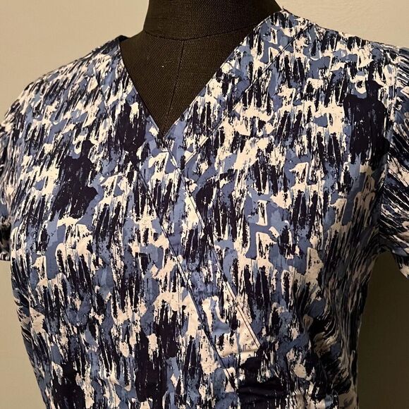 Nurse Mates Women's Blue Abstract Printed Short Sleeve Scrub Top - Picture 2 of 10